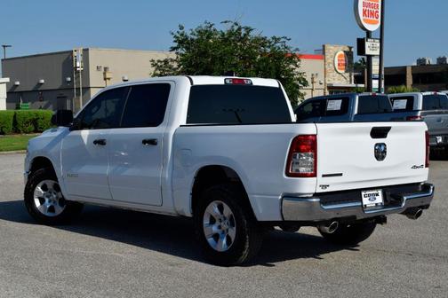 Bright White Clearcoat 2024 RAM 1500 Big Horn/Lone Star