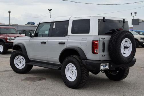 Avalanche Gray 2026 Ford Bronco Heritage Edition