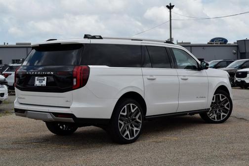 Star White 2026 Ford Expedition Max Platinum