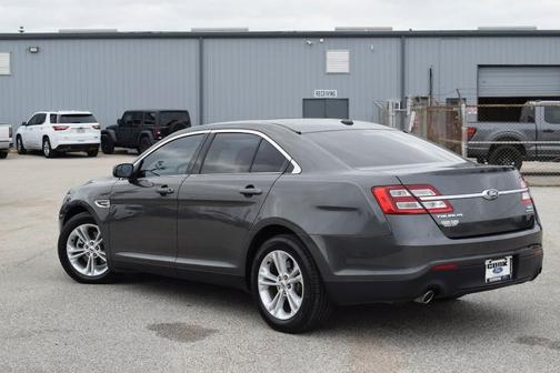 2018 Ford Taurus SEL