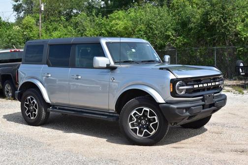 2024 Ford Bronco Outer Banks