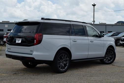 Space Silver 2026 Ford Expedition Max Platinum