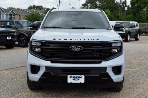 Space Silver 2026 Ford Expedition Max Platinum