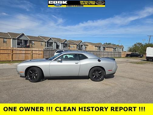 2022 Dodge Challenger SXT