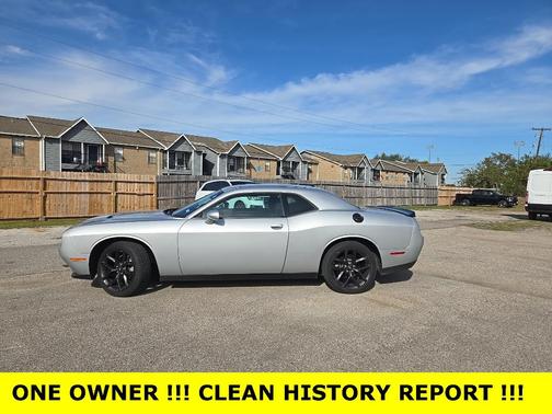 2022 Dodge Challenger SXT