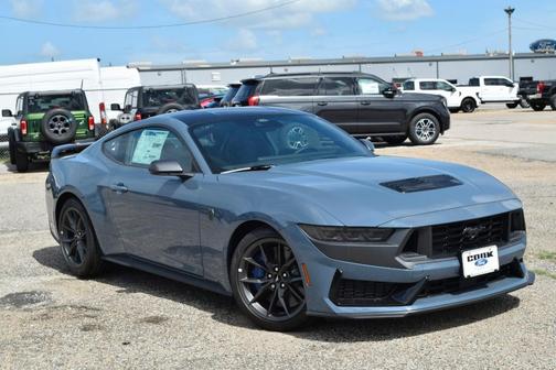 2025 Ford Mustang Dark Horse