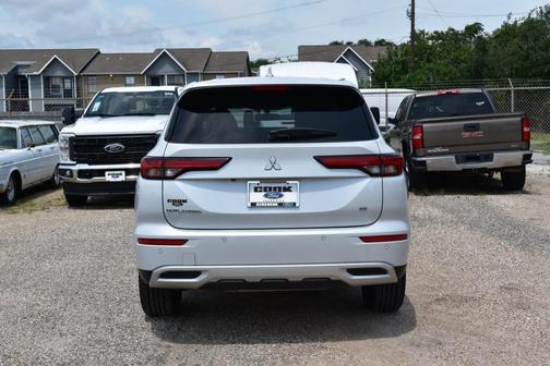 2023 Mitsubishi Outlander SE