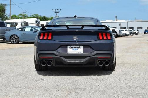 2025 Ford Mustang Dark Horse