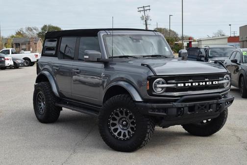 2023 Ford Bronco Base