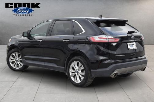 Black Metallic 2022 Ford Edge Titanium