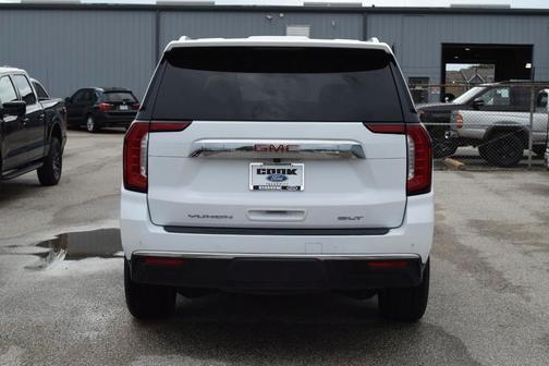 2023 GMC Yukon SLT