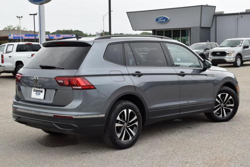 Platinum Gray Metallic 2023 Volkswagen Tiguan 2.0T S