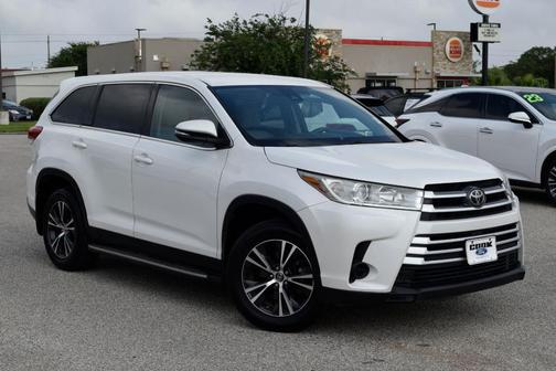 Blizzard Pearl 2019 Toyota Highlander LE
