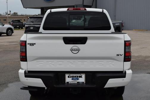 2023 Nissan Frontier SV