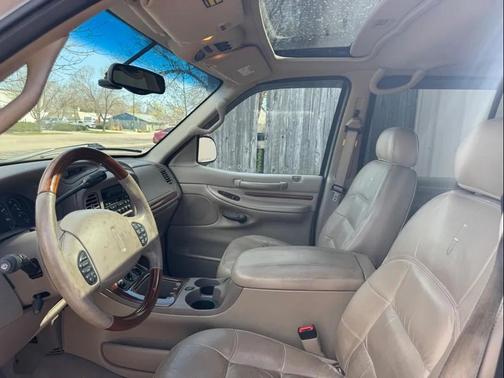 2000 Lincoln Navigator Base