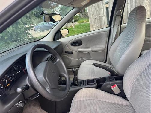 2001 Saturn L 100