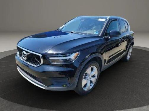 Black 2021 Volvo XC40 T4 Momentum