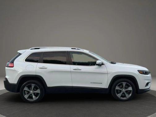 White 2019 Jeep Cherokee Limited