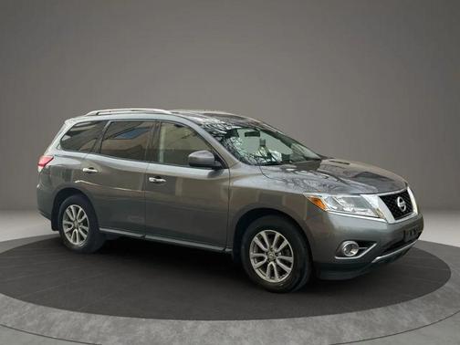 2016 Nissan Pathfinder SV