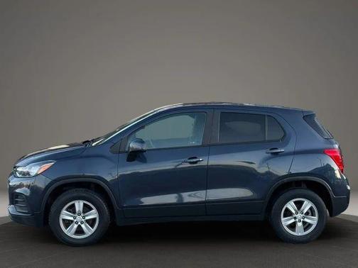 Blue 2018 Chevrolet Trax LS