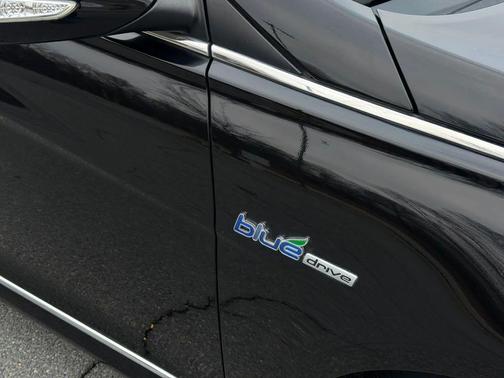 2012 Hyundai SONATA Hybrid Base