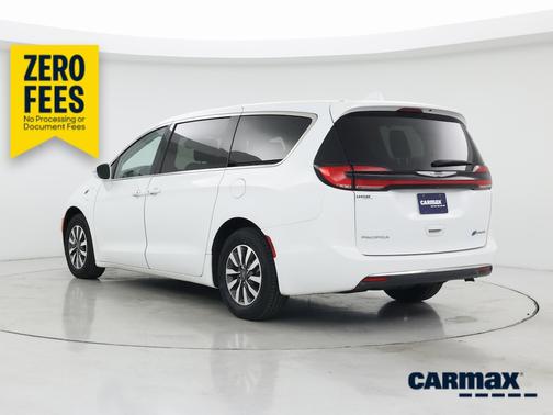 White 2022 Chrysler Pacifica Hybrid Touring L