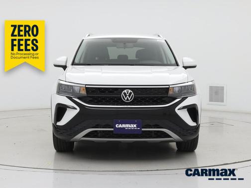 White 2022 Volkswagen Taos SE