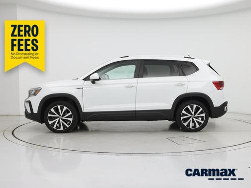 White 2022 Volkswagen Taos SE