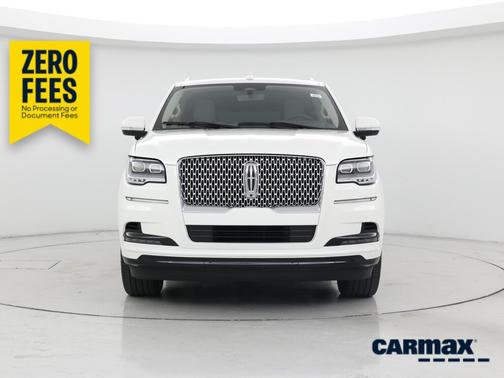 White 2023 Lincoln Navigator L Reserve