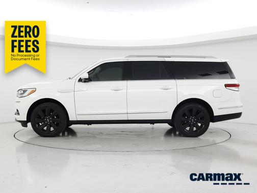 White 2023 Lincoln Navigator L Reserve