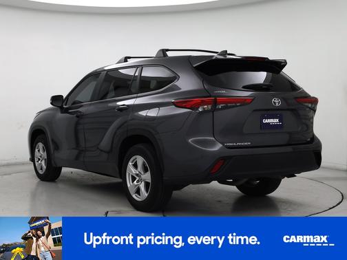 Gray 2023 Toyota Highlander LE