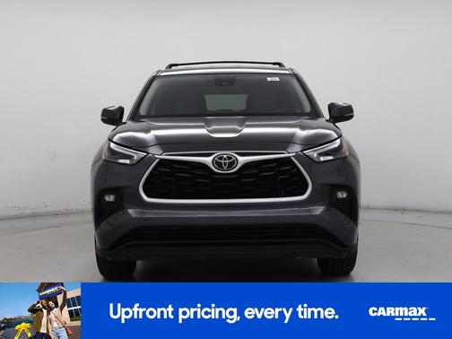 Gray 2023 Toyota Highlander LE