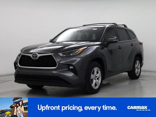 Gray 2023 Toyota Highlander LE