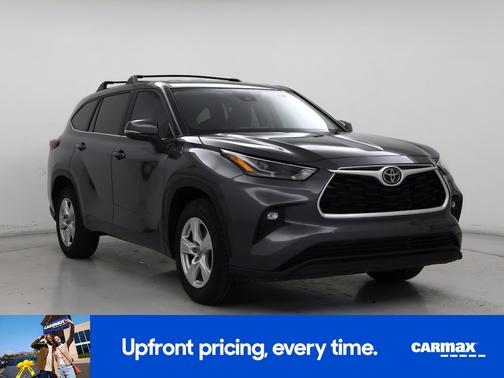 Gray 2023 Toyota Highlander LE