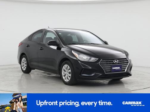 Black 2022 Hyundai Accent SE