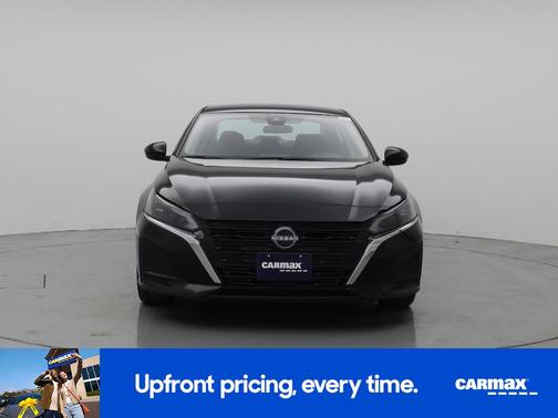 Black 2023 Nissan Altima SV