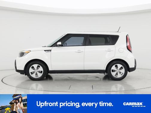 White 2015 Kia Soul
