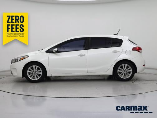 White 2017 Kia Forte5 LX