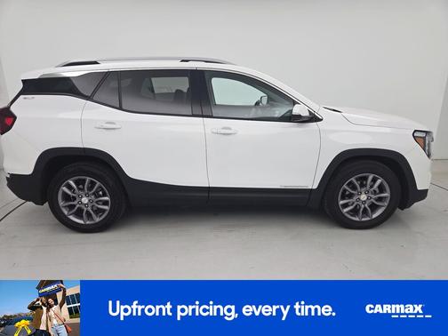 White 2023 GMC Terrain SLT