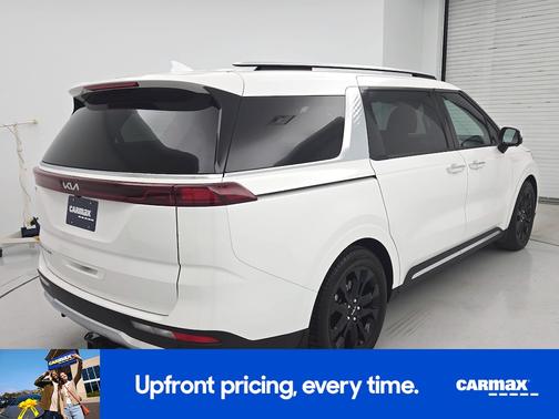 White 2022 Kia Carnival SX