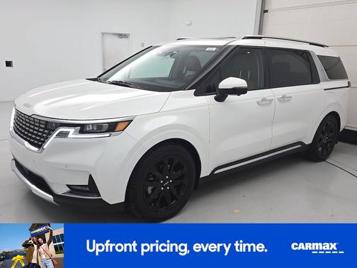 White 2022 Kia Carnival SX