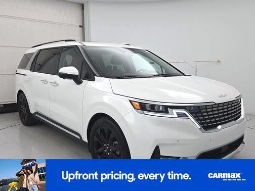 White 2022 Kia Carnival SX