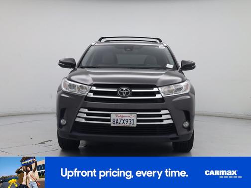 Gray 2017 Toyota Highlander XLE