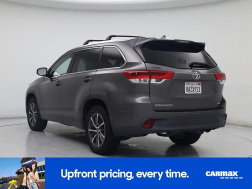 Gray 2017 Toyota Highlander XLE