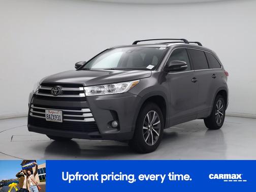 Gray 2017 Toyota Highlander XLE