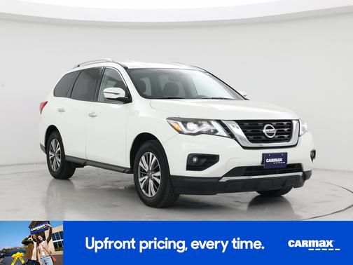 White 2019 Nissan Pathfinder SV