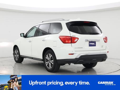 White 2019 Nissan Pathfinder SV