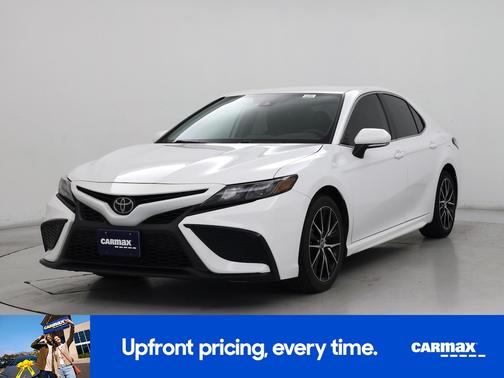 White 2023 Toyota Camry SE