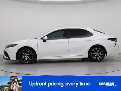 White 2023 Toyota Camry SE