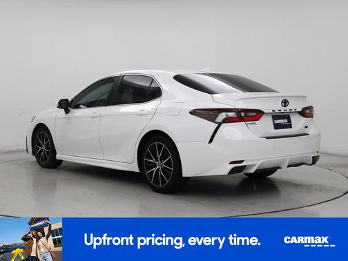 White 2023 Toyota Camry SE